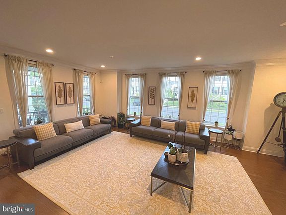 5th image of 17 Peacock Way