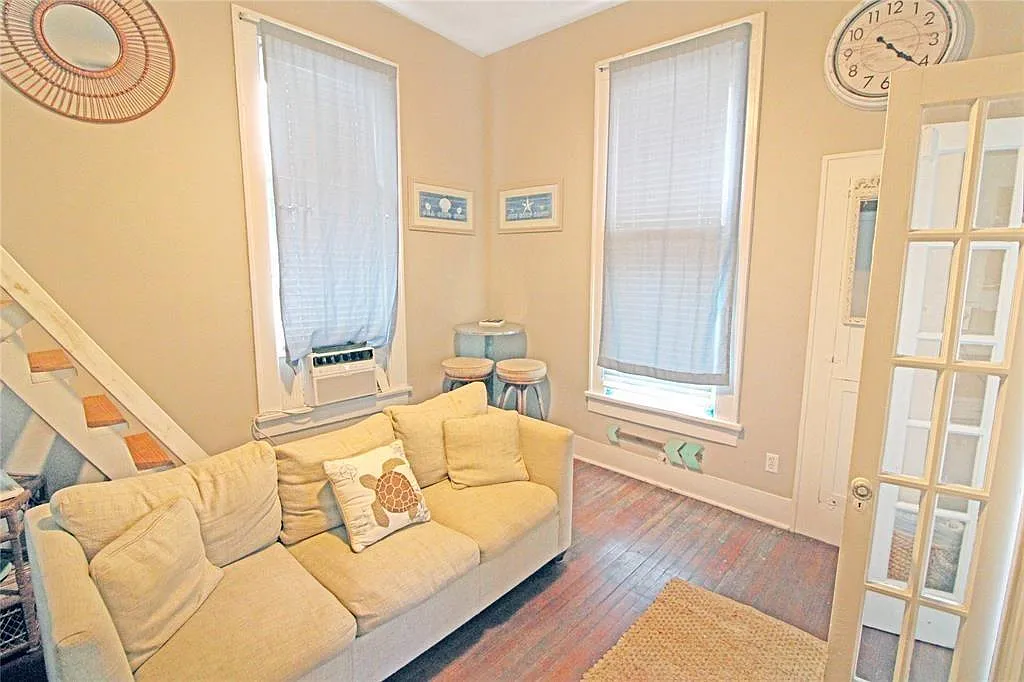 1 bed, 1.0 bath, $1,000 — Photo 1