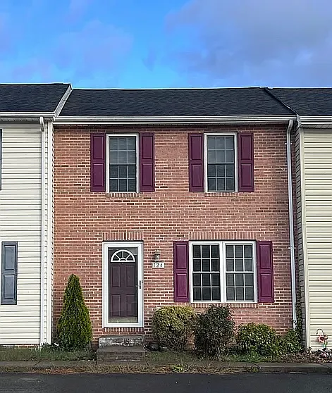124 Kadies Ln — Photo 1