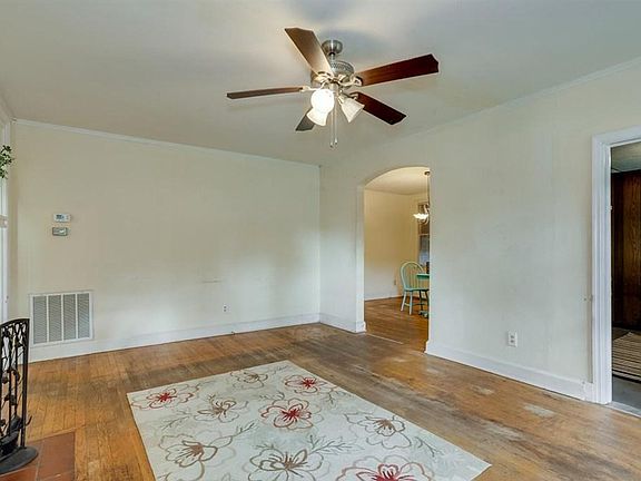 5th image of 1745 King Woods Dr