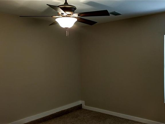 2nd image of 2712 Bluelake Ct