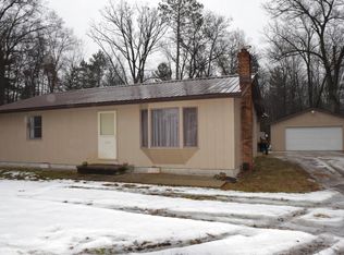 2170 N Eight Mile Rd, Sanford, MI 48657