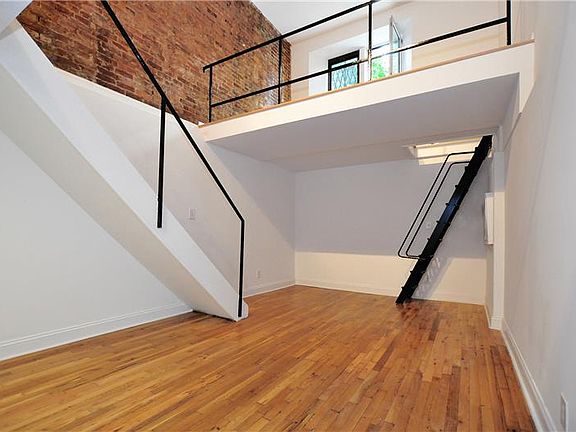 4th image of 225 W 14th St APT 1A