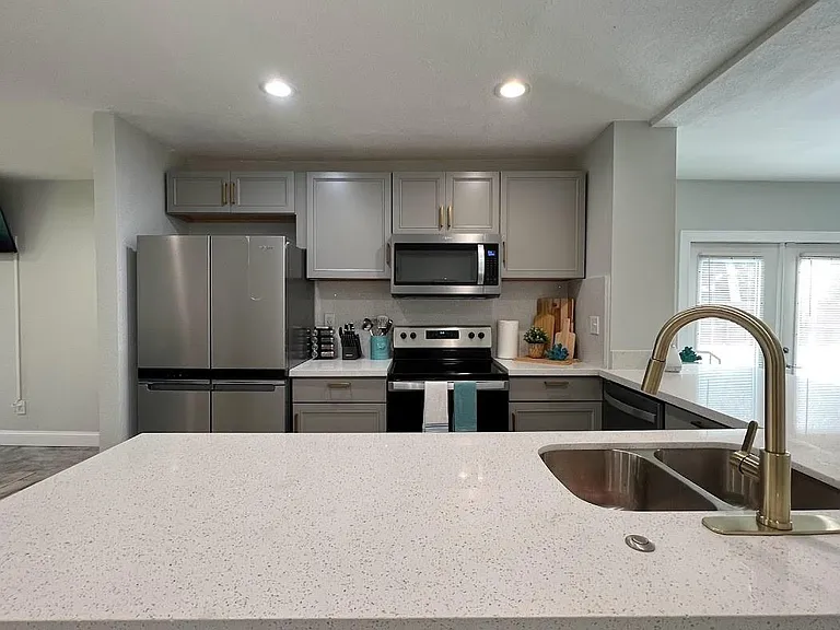 1810 Elizabeth St — Photo 16