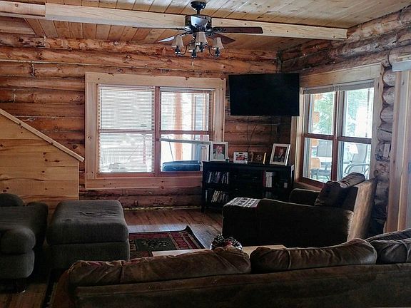 4th image of 133 Tamarack Dr
