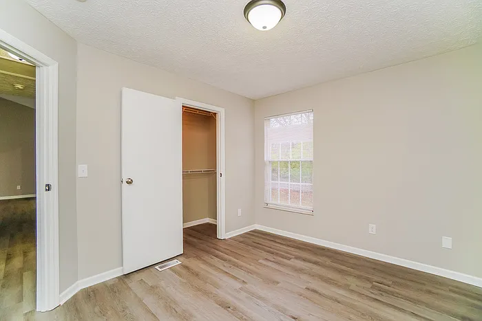 1486 Tall Meadows Dr — Photo 9