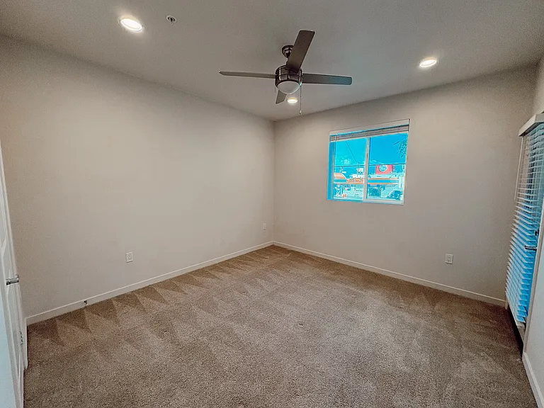 6332 Woodman Ave #5 — Photo 6