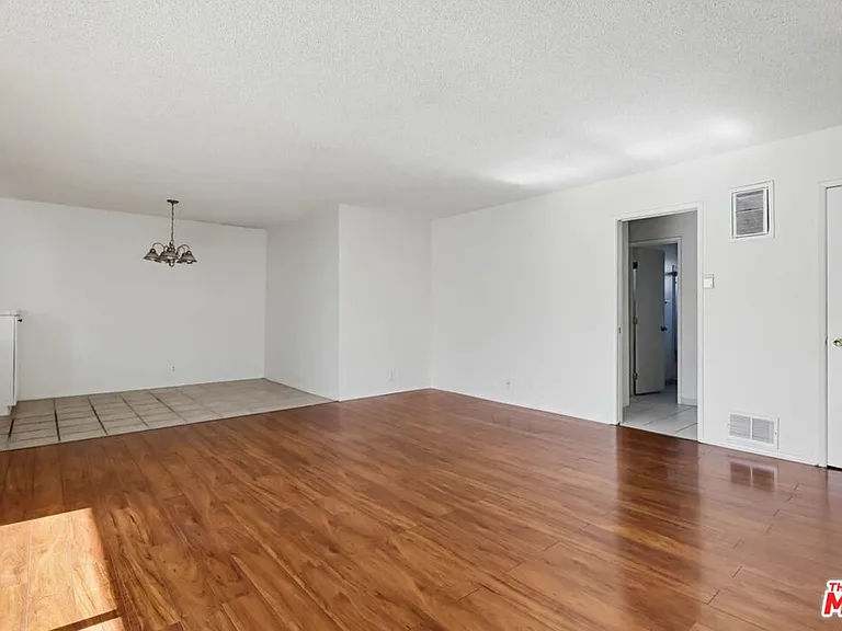 515 N Alfred St #206 — Photo 12
