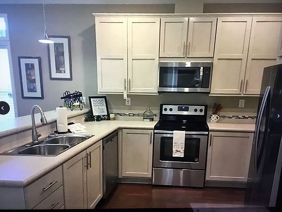 3rd image of 3986 Breakwater Dr
