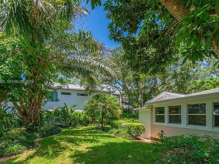 3610 S Douglas Rd — Photo 28