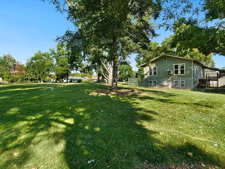 1848 Marlborough Ct — Photo 25