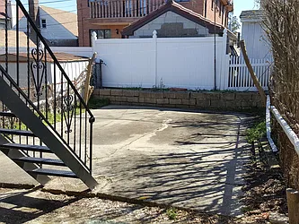 Rented by SpaceMax Realty Inc