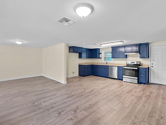 5th image of 834 N McCampbell St