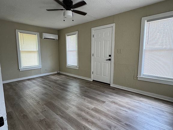 5th image of 305 W Jefferson St