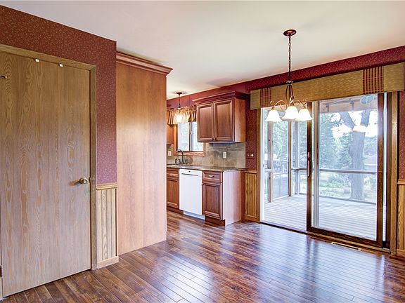 5th image of 920 Ballentine Road