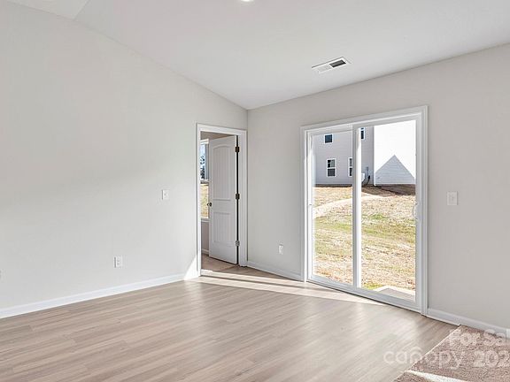 4th image of 535 Lamorak Pl