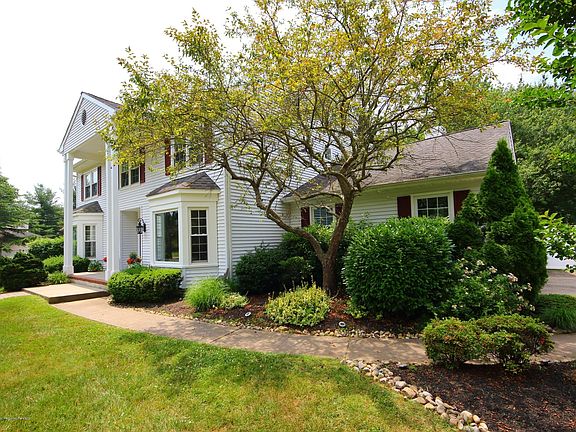 3rd image of 22 Wakefield Ct