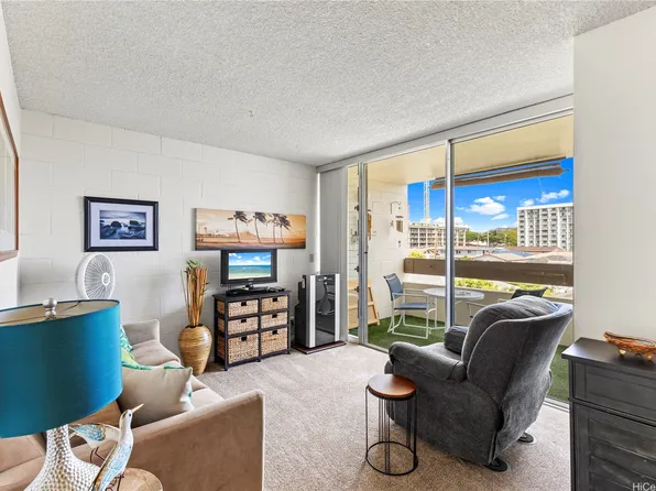 1555 Pohaku St APT A405, Honolulu, HI 96817