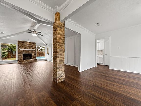 4th image of 3306 Queenswood Ln