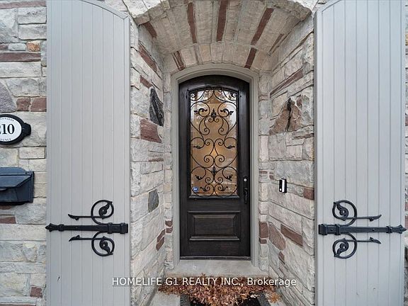 3rd image of 210 Saint Leonards Ave