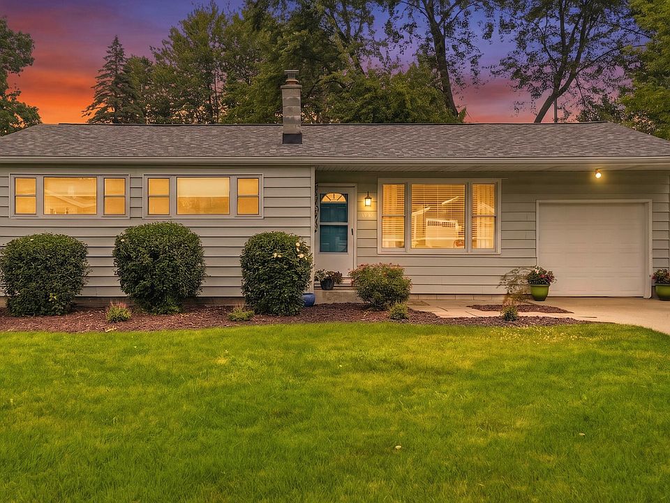1st image of 1040 Kirk Dr SE