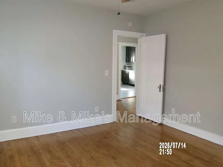 6424 W Chambers St — Photo 16