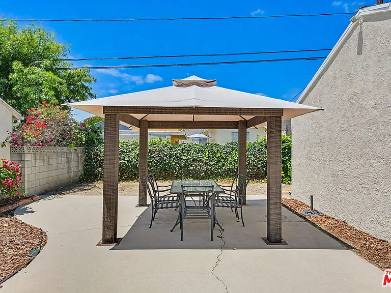 5119 Enfield Ave — Photo 33