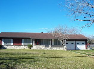 304 N Live Oak St, Round Top, TX 78954
