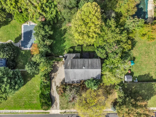 8 Trinity Place, Toms River, NJ 08753