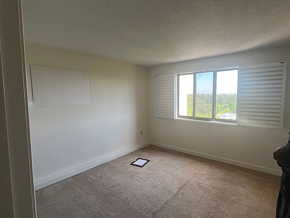 3rd image of 1825 Saint Julian Pl APT 9L