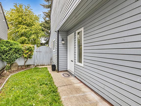 3rd image of 7368 Parkwood Dr