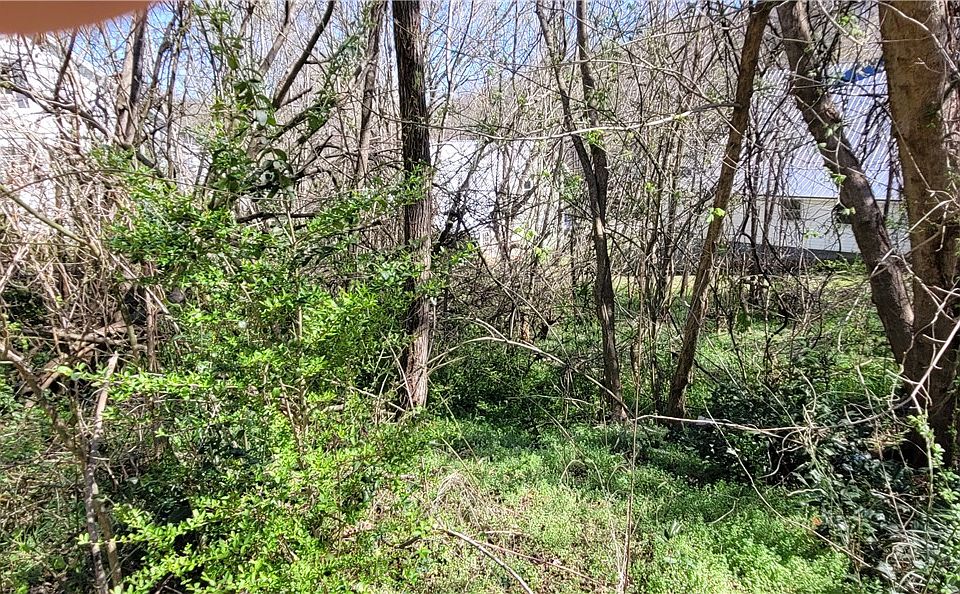 1st image of 227 2nd Ave #2