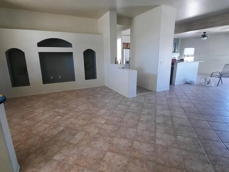 999 S Riparian Ave — Photo 5