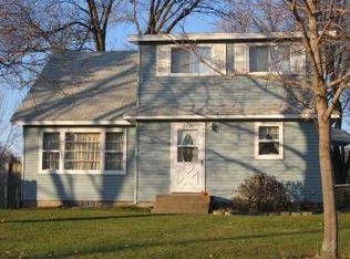 2071 Spruce Pl, Saint Paul, MN 55110