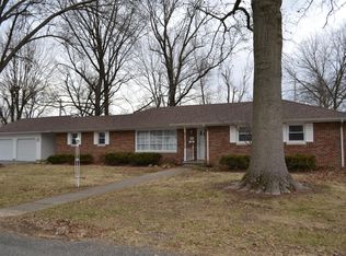 25 Mitchell Ave, Centralia, IL 62801