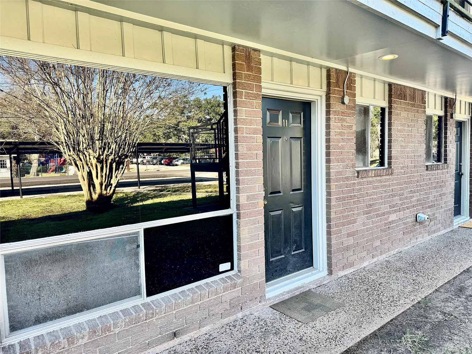 1 bed, 1.0 bath, $1,050 — Photo 3