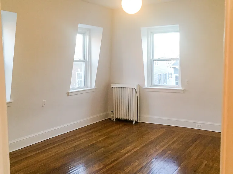 206 Nassau St #4 — Photo 3