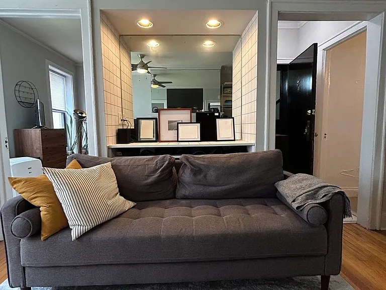 639 W Roscoe St #T1 — Photo 10