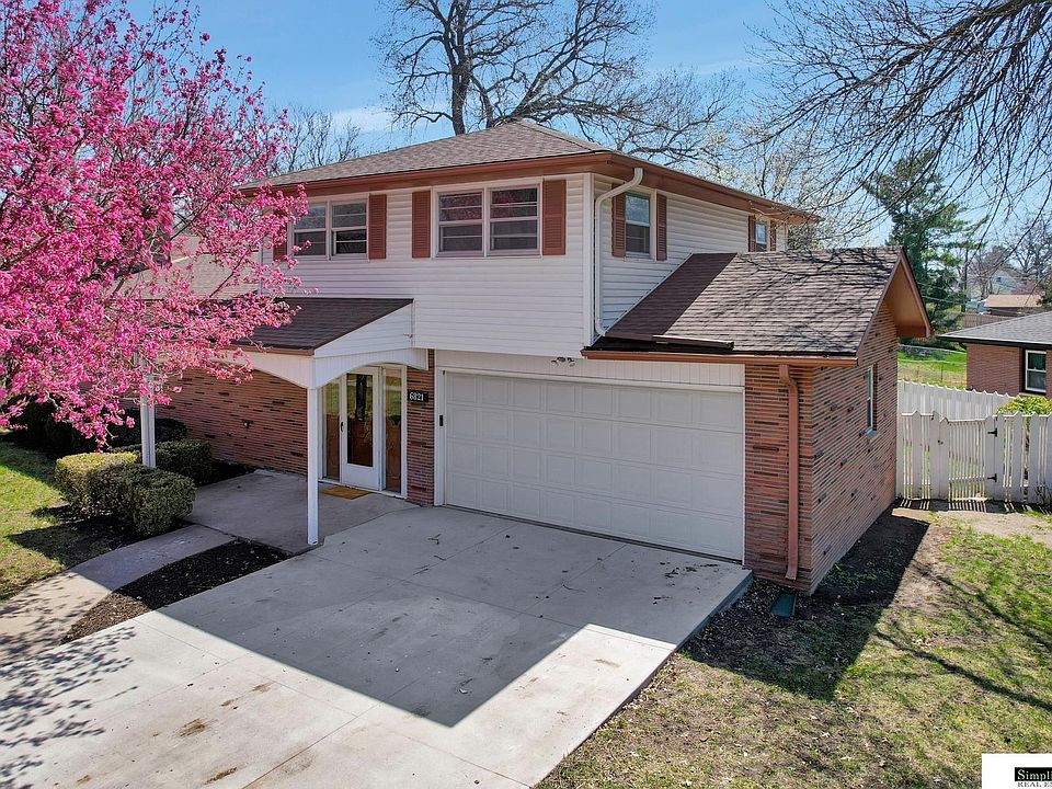 1st image of 6821 Monterey Dr
