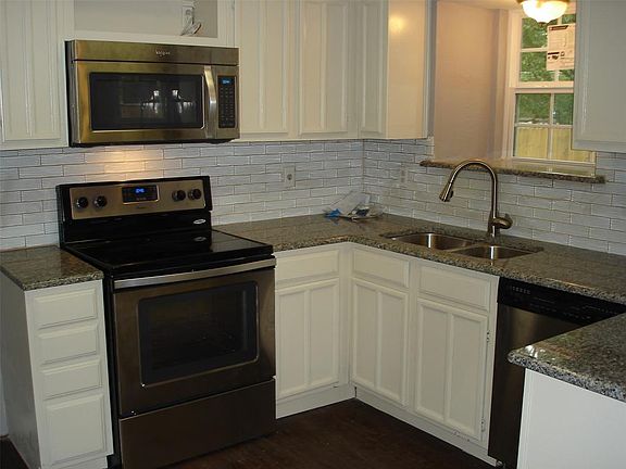 4th image of 307 S Walnut Creek Dr
