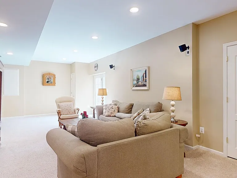 43911 Camellia St — Photo 49