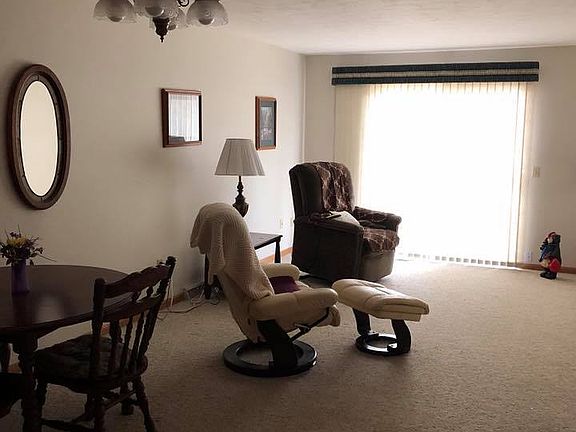 3rd image of 11423 Pebble Dr