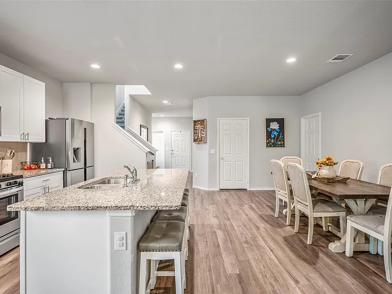 210 Bellewood Manor Dr — Photo 8