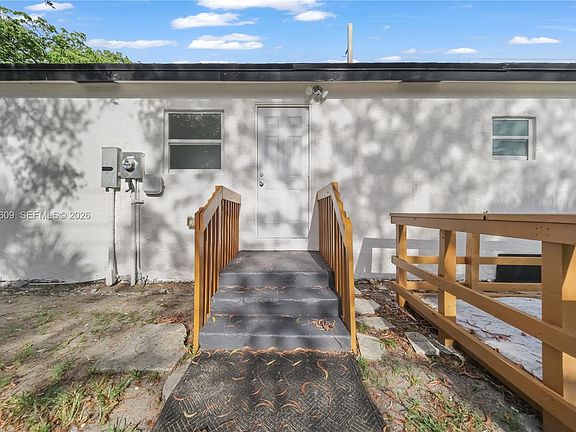 5th image of 2440 NW 31st Ave