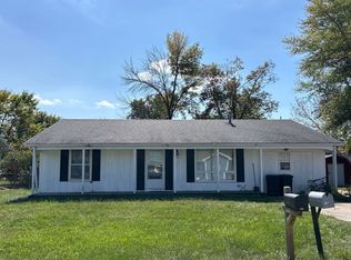 212 Southwest Cir, Centralia, MO 65240