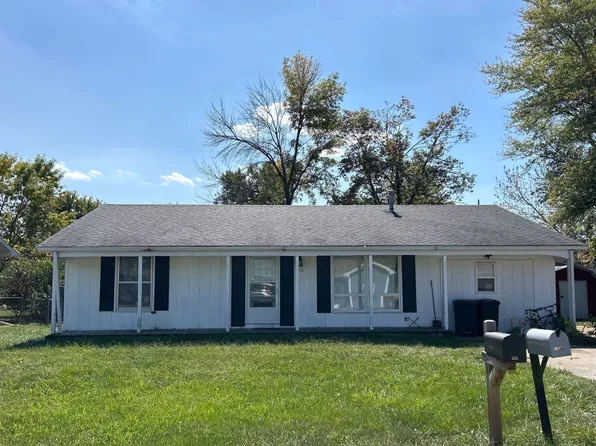 212 Southwest Cir, Centralia, MO 65240