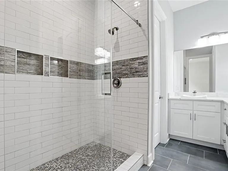 2415 Rugby Ave — Photo 31