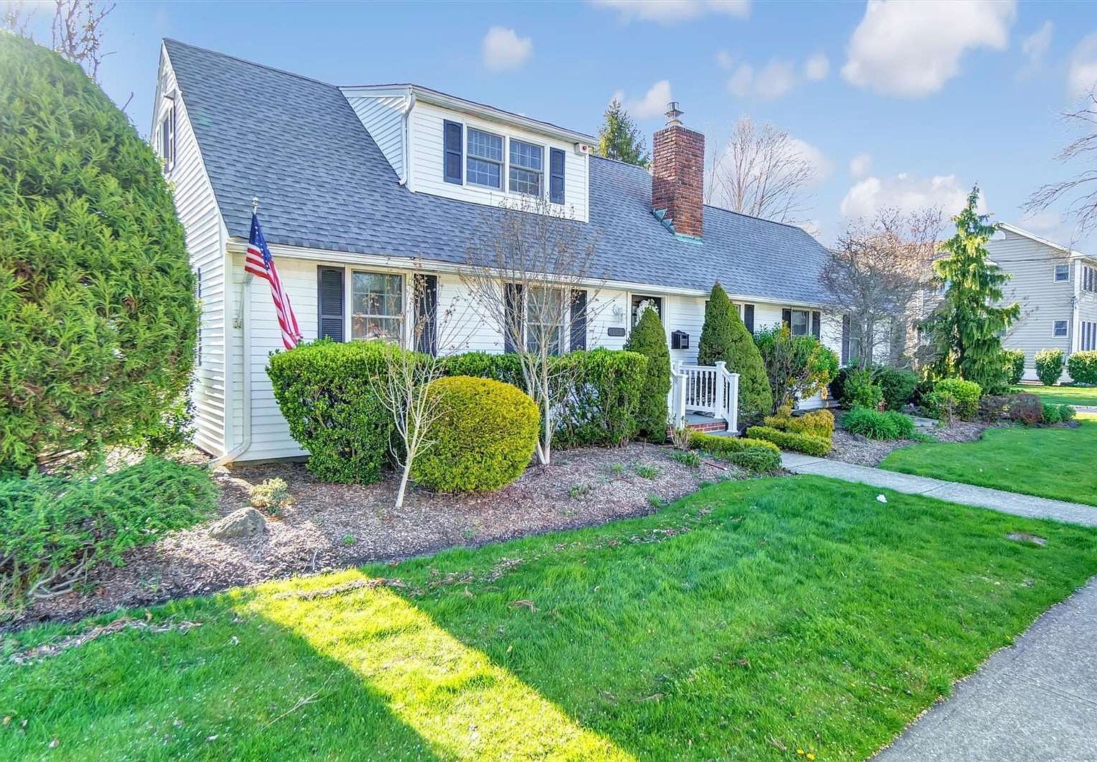 102 Sequams Lane, West Islip, NY 11795 MLS 3547199 Zillow