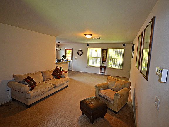 5th image of 1210 Sacramento Dr