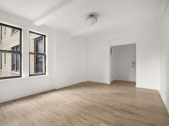 5th image of 52 Clark St APT 6B